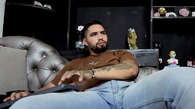 Snapshot of matteosantos chatting on 01-05-26, 05:27 matteosantos online show from 01-05-26, 05:27