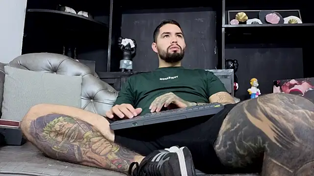 Snapshot of matteosantos chatting on 01-14-26, 11:49 matteosantos online show from 01-14-26, 11:49