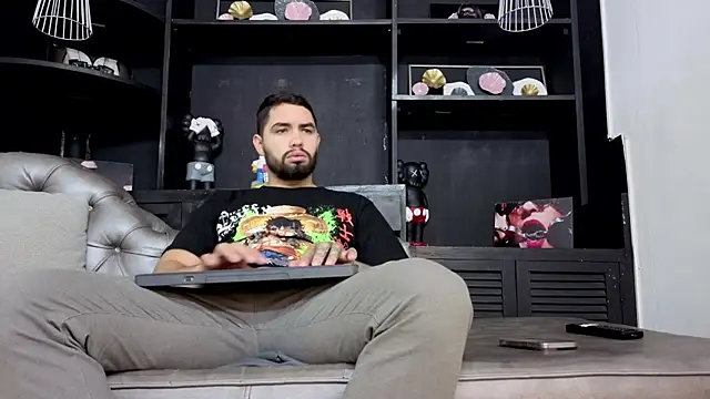 Snapshot of matteosantos chatting on 01-17-26, 11:59 matteosantos online show from 01-17-26, 11:59