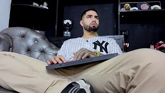 Snapshot of matteosantos chatting on 02-05-26, 11:59 matteosantos online show from 02-05-26, 11:59