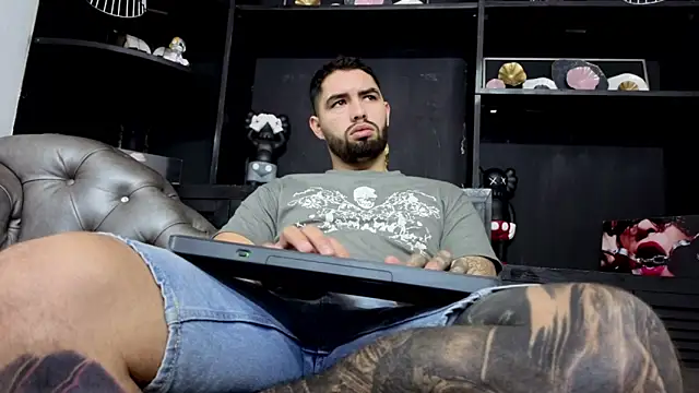 Snapshot of matteosantos chatting on 02-09-26, 12:09 matteosantos online show from 02-09-26, 12:09