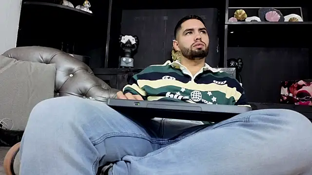 Snapshot of matteosantos chatting on 02-12-26, 10:54 matteosantos online show from 02-12-26, 10:54