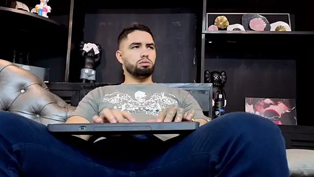 Snapshot of matteosantos chatting on 02-26-26, 11:31 matteosantos online show from 02-26-26, 11:31