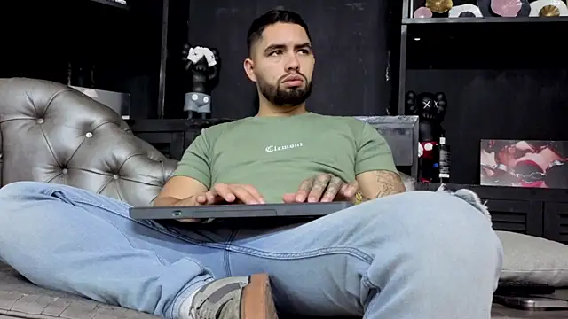 Snapshot of matteosantos chatting on 02-28-26, 11:33 matteosantos online show from 02-28-26, 11:33