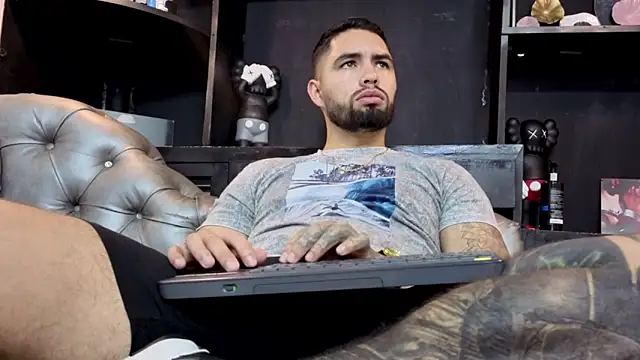 Snapshot of matteosantos chatting on 03-01-26, 11:56 matteosantos online show from 03-01-26, 11:56