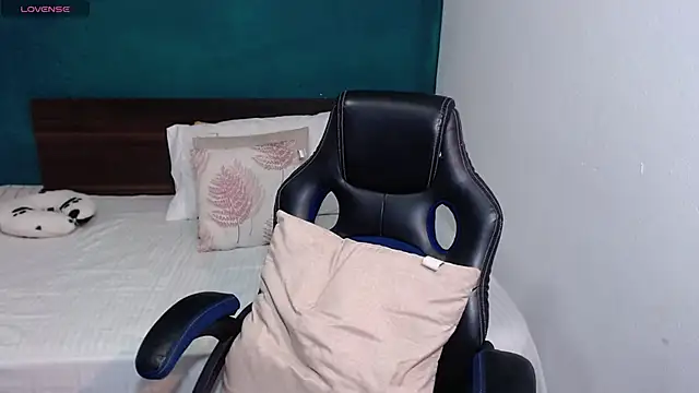 scaelettdubois online show from 10-18-25, 12:35