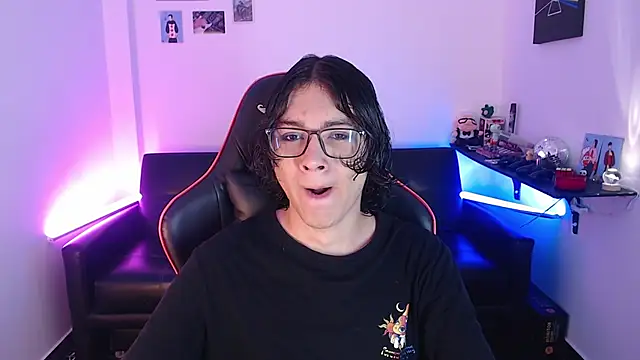 Snapshot of malik_harrison__ chatting on 12-05-24, 02:00 malik harrison   online show from 12-05-24, 02:00