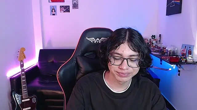 Snapshot of malik_harrison__ chatting on 12-13-24, 05:21 malik harrison   online show from 12-13-24, 05:21