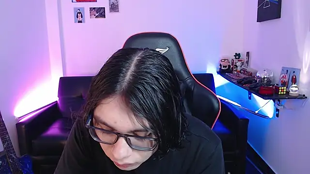 Snapshot of malik_harrison__ chatting on 12-24-24, 03:05 malik harrison   online show from 12-24-24, 03:05