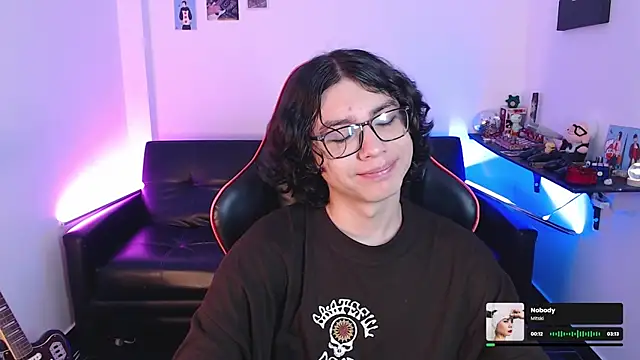 Snapshot of malik_harrison__ chatting on 01-01-25, 04:50 malik harrison   online show from 01-01-25, 04:50