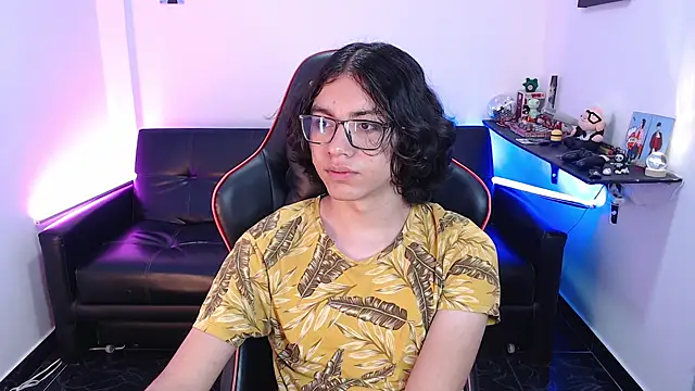 Snapshot of malik_harrison__ chatting on 01-09-25, 11:34 malik harrison   online show from 01-09-25, 11:34