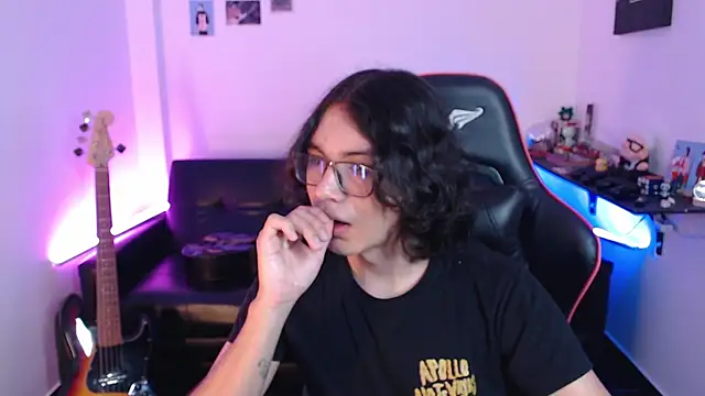 Snapshot of malik_harrison__ chatting on 01-22-25, 05:59 malik harrison   online show from 01-22-25, 05:59