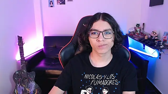 Snapshot of malik_harrison__ chatting on 01-23-25, 01:45 malik harrison   online show from 01-23-25, 01:45