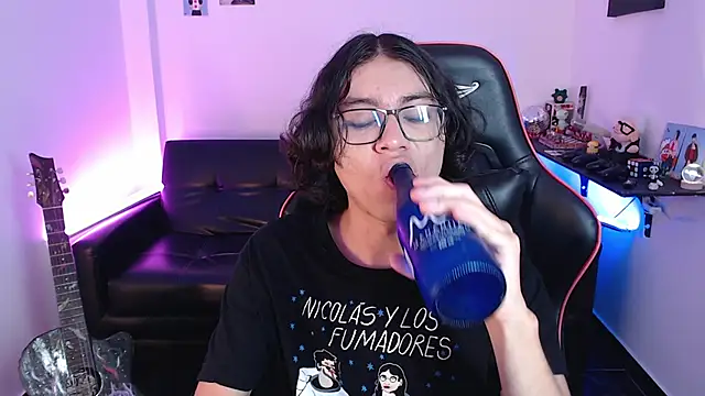 Snapshot of malik_harrison__ chatting on 01-23-25, 04:48 malik harrison   online show from 01-23-25, 04:48