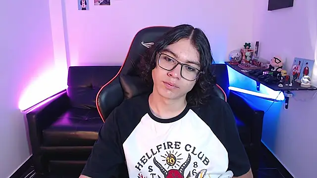 Snapshot of malik_harrison__ chatting on 01-30-25, 05:49 malik harrison   online show from 01-30-25, 05:49