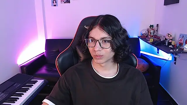 Snapshot of malik_harrison__ chatting on 02-04-25, 05:01 malik harrison   online show from 02-04-25, 05:01