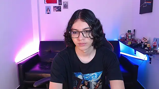 Snapshot of malik_harrison__ chatting on 02-05-25, 05:09 malik harrison   online show from 02-05-25, 05:09