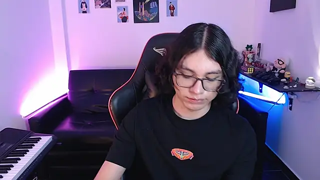 Snapshot of malik_harrison__ chatting on 02-07-25, 04:46 malik harrison   online show from 02-07-25, 04:46