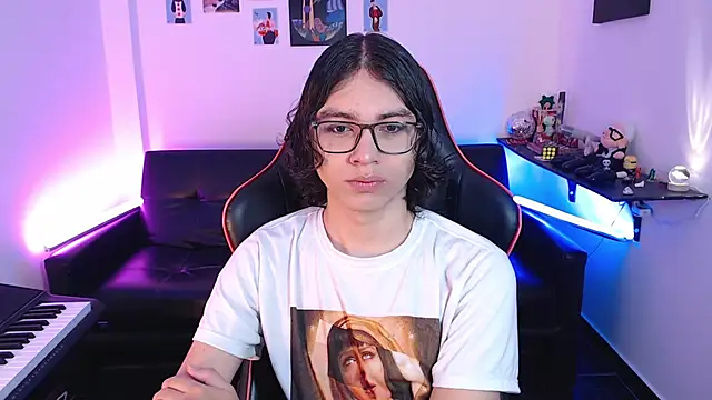 Snapshot of malik_harrison__ chatting on 02-10-25, 01:55 malik harrison   online show from 02-10-25, 01:55