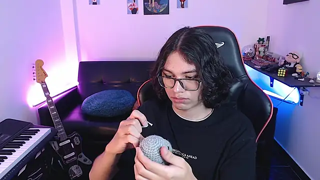 Snapshot of malik_harrison__ chatting on 03-05-25, 06:12 malik harrison   online show from 03-05-25, 06:12