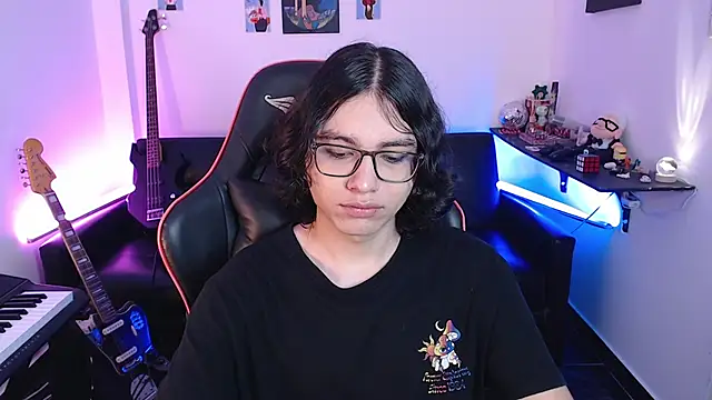 Snapshot of malik_harrison__ chatting on 03-09-25, 03:05 malik harrison   online show from 03-09-25, 03:05