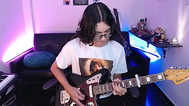 Snapshot of malik_harrison__ chatting on 03-10-25, 05:50 malik harrison   online show from 03-10-25, 05:50