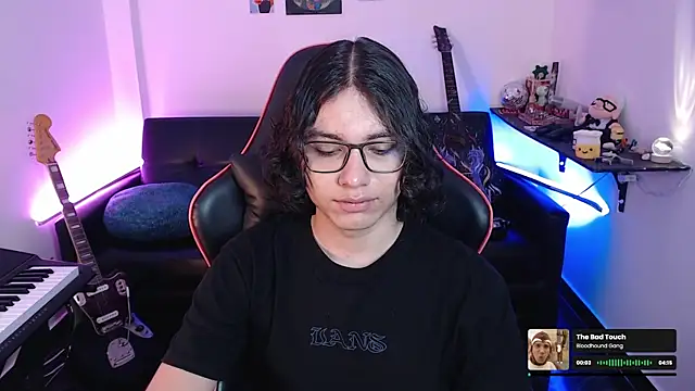 Snapshot of malik_harrison__ chatting on 03-13-25, 05:50 malik harrison   online show from 03-13-25, 05:50