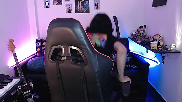 Snapshot of malik_harrison__ chatting on 03-14-25, 02:30 malik harrison   online show from 03-14-25, 02:30