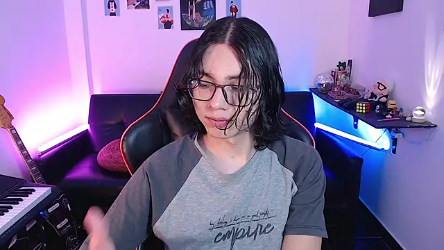 Snapshot of malik_harrison__ chatting on 03-19-25, 02:35 malik harrison   online show from 03-19-25, 02:35