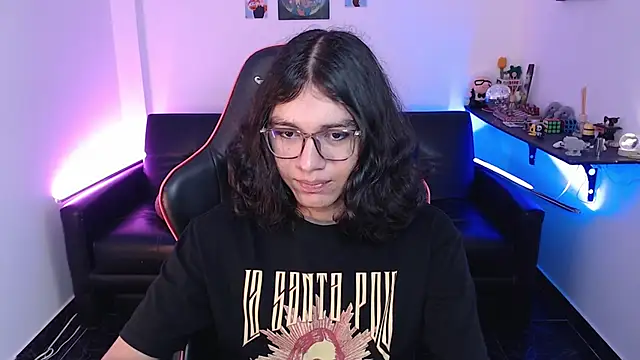 Snapshot of malik_harrison__ chatting on 09-11-25, 02:17 malik harrison   online show from 09-11-25, 02:17