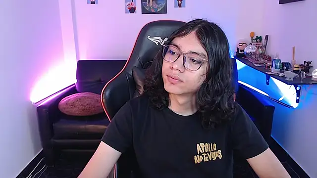 Snapshot of malik_harrison__ chatting on 09-17-25, 03:03 malik harrison   online show from 09-17-25, 03:03