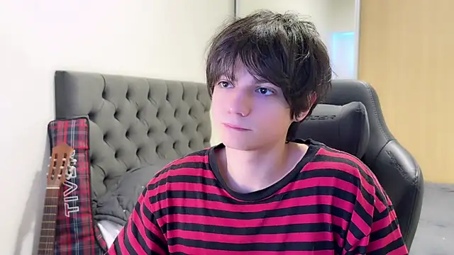 Snapshot of SasukeUhchiaa chatting on 12-02-24, 05:15 SasukeUhchiaa online show from 12-02-24, 05:15