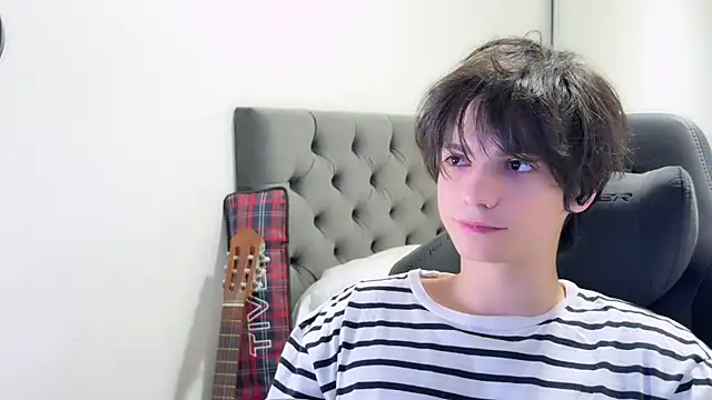 Snapshot of SasukeUhchiaa chatting on 12-05-24, 01:14 SasukeUhchiaa online show from 12-05-24, 01:14