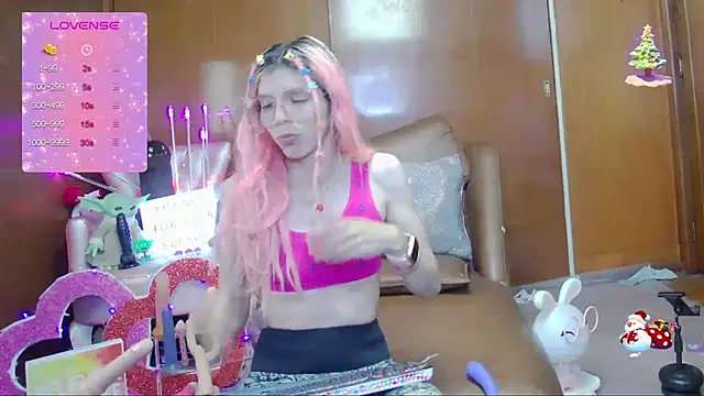 Snapshot of Skinygirl chatting on 10-23-25, 12:32 Skinygirl online show from 10-23-25, 12:32