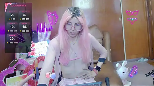 Snapshot of Skinygirl chatting on 11-06-25, 09:48 Skinygirl online show from 11-06-25, 09:48