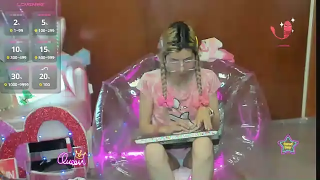 Skinygirl online show from 02-10-26, 12:04