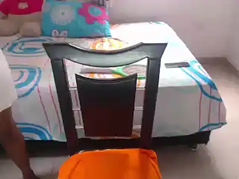 Snapshot of agatfox chatting on 12-13-24, 03:43 agatfox online show from 12-13-24, 03:43