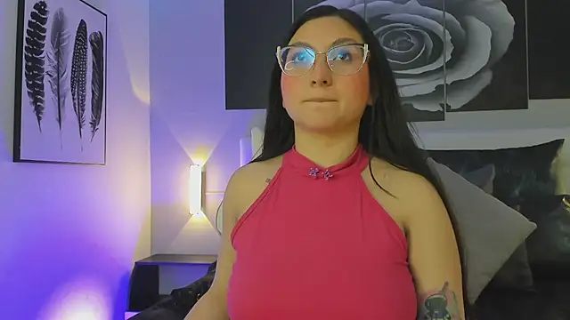 Snapshot of lucy_neil chatting on 10-07-25, 07:00 lucy neil online show from 10-07-25, 07:00