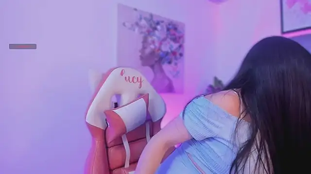 Snapshot of lucy_neil chatting on 10-19-25, 02:34 lucy neil online show from 10-19-25, 02:34