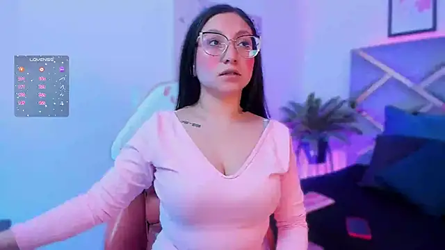 Snapshot of lucy_neil chatting on 10-24-25, 02:41 lucy neil online show from 10-24-25, 02:41