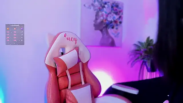 Snapshot of lucy_neil chatting on 10-25-25, 02:52 lucy neil online show from 10-25-25, 02:52