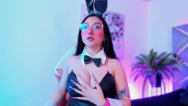 Snapshot of lucy_neil chatting on 11-01-25, 02:35 lucy neil online show from 11-01-25, 02:35