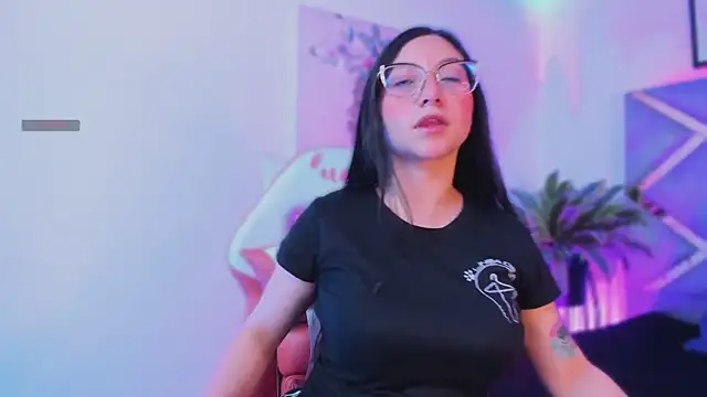 Snapshot of lucy_neil chatting on 11-07-25, 02:33 lucy neil online show from 11-07-25, 02:33