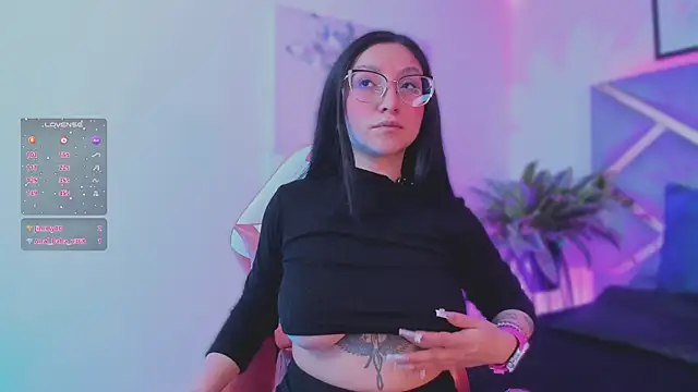 Snapshot of lucy_neil chatting on 11-18-25, 03:38 lucy neil online show from 11-18-25, 03:38