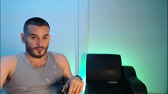 Snapshot of cowboyht chatting on 11-06-25, 02:45 cowboyht online show from 11-06-25, 02:45