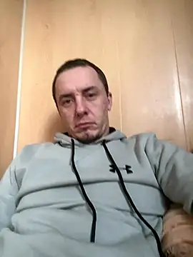 Snapshot of Fenix25f chatting on 11-25-25, 08:14 Fenix25f online show from 11-25-25, 08:14