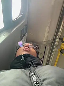 vaness weet online show from 02-14-25, 08:05