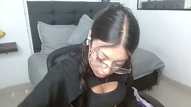 vaness weet online show from 09-14-25, 07:57