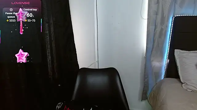 vaness weet online show from 10-24-25, 08:16