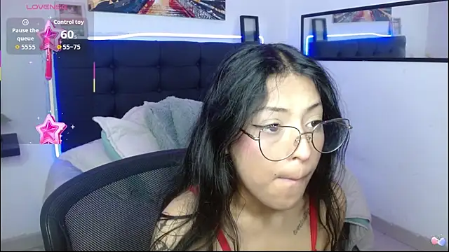 vaness weet online show from 11-24-25, 09:20